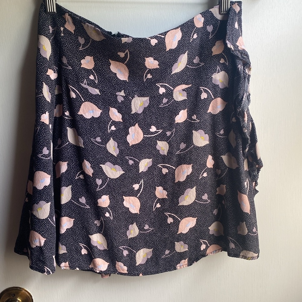 Loft Floral Skirt with Ruffle detail Pastel Tulips lined airy fabric size 6